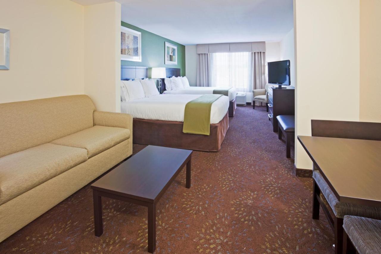 Express And West-medical Center By Ihg Hotel 3*